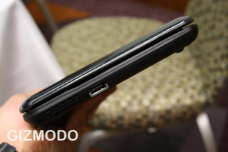 Illustration for article titled HP Mini 1000 is a Sleek, Svelte 10.2-inch Netbook With a Custom OS